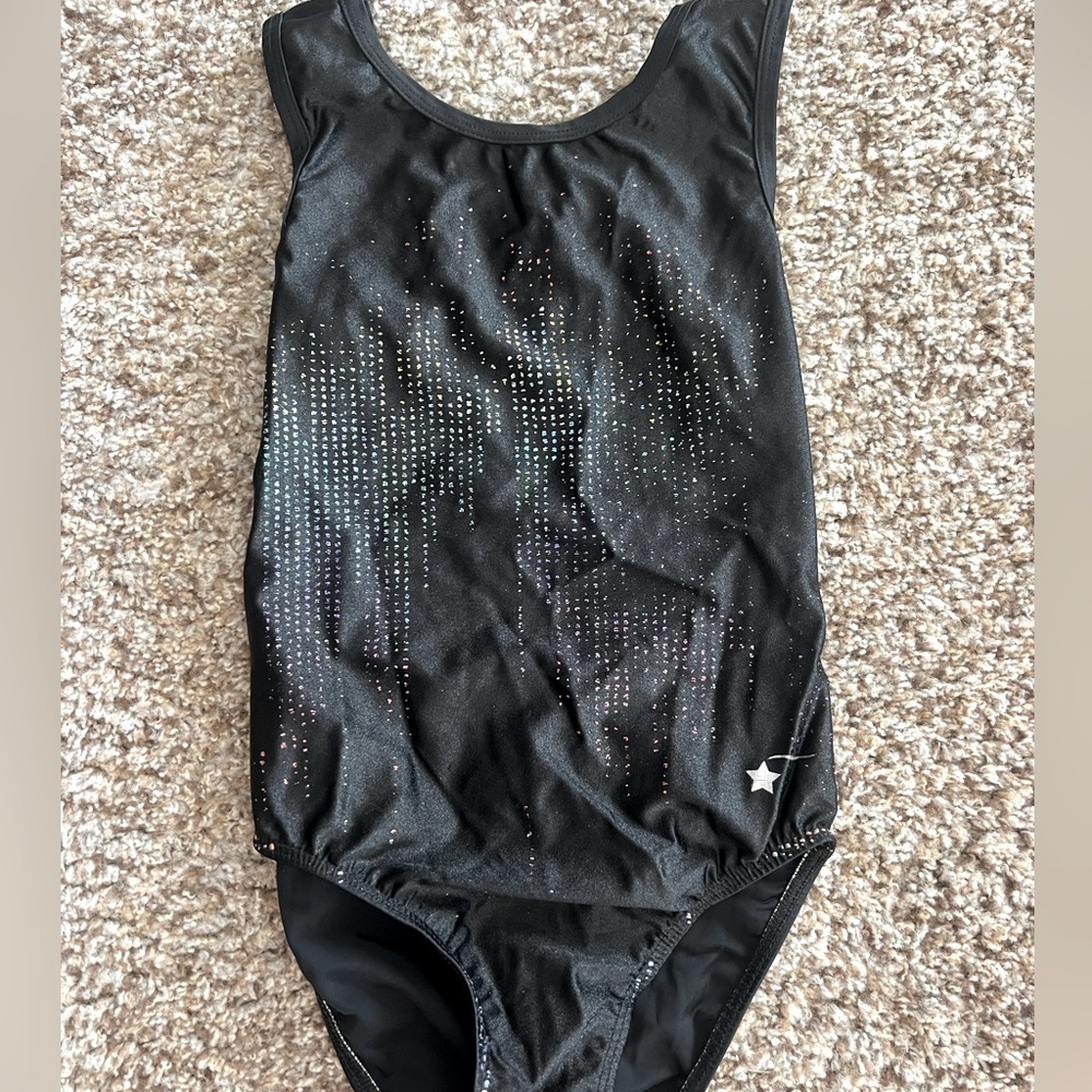 Destira girl’s gymnastics Leo, size youth large.